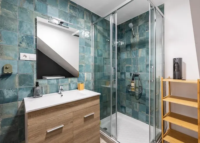 Junto A La Playa Las Palmas / Gran Canaria