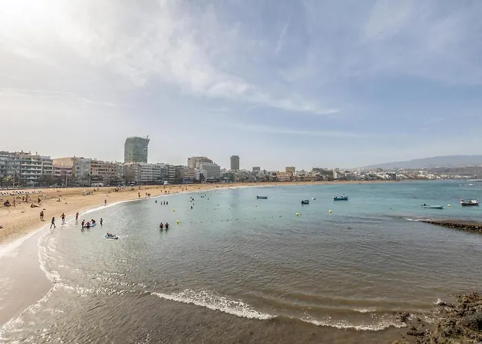 Junto A La Playa Las Palmas / Gran Canaria